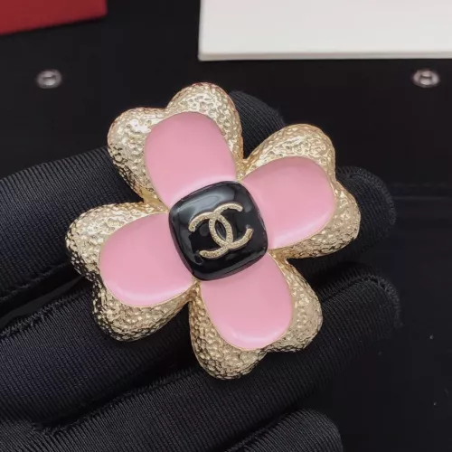 Cheap Chanel Brooches For Women #1337699 Replica Wholesale [$29.00 USD] [ITEM#1337699] on Replica Chanel Brooches