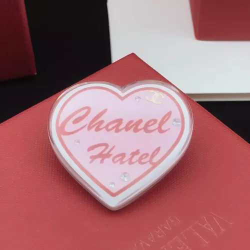 Cheap Chanel Brooches For Women #1337702 Replica Wholesale [$29.00 USD] [ITEM#1337702] on Replica Chanel Brooches