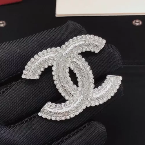 Cheap Chanel Brooches For Women #1337703 Replica Wholesale [$29.00 USD] [ITEM#1337703] on Replica Chanel Brooches