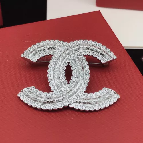 Cheap Chanel Brooches For Women #1337703 Replica Wholesale [$29.00 USD] [ITEM#1337703] on Replica Chanel Brooches
