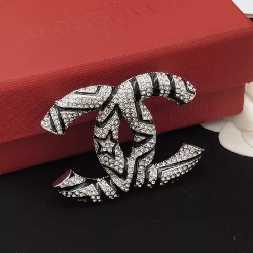 Cheap Chanel Brooches For Women #1337705 Replica Wholesale [$32.00 USD] [ITEM#1337705] on Replica Chanel Brooches