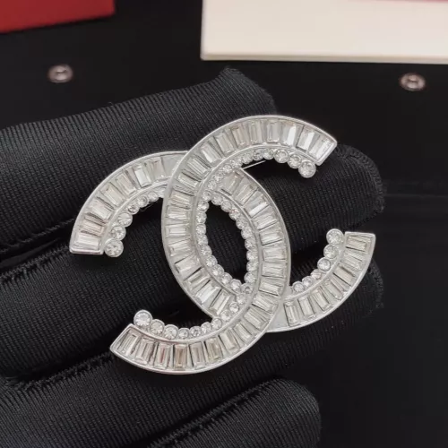 Cheap Chanel Brooches For Women #1337706 Replica Wholesale [$32.00 USD] [ITEM#1337706] on Replica Chanel Brooches