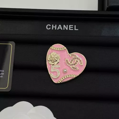 Cheap Chanel Brooches For Women #1338192 Replica Wholesale [$25.00 USD] [ITEM#1338192] on Replica Chanel Brooches