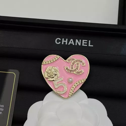 Cheap Chanel Brooches For Women #1338192 Replica Wholesale [$25.00 USD] [ITEM#1338192] on Replica Chanel Brooches