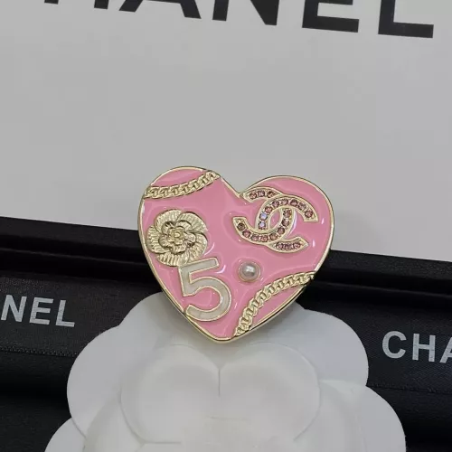 Cheap Chanel Brooches For Women #1338192 Replica Wholesale [$25.00 USD] [ITEM#1338192] on Replica Chanel Brooches