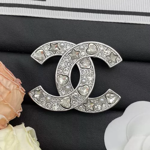 Chanel Brooches For Women #1338200