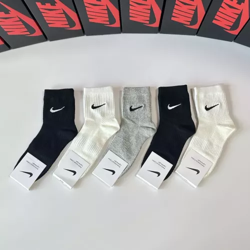 Cheap Nike Socks #1338610 Replica Wholesale [$29.00 USD] [ITEM#1338610] on Replica Nike Socks