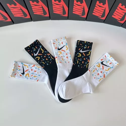 Cheap Nike Socks #1338611 Replica Wholesale [$29.00 USD] [ITEM#1338611] on Replica Nike Socks