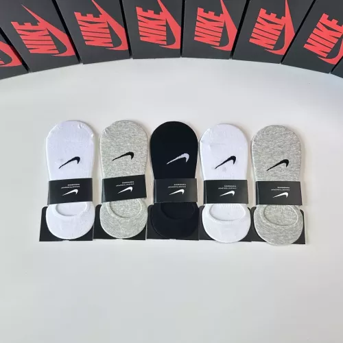Cheap Nike Socks #1338615 Replica Wholesale [$27.00 USD] [ITEM#1338615] on Replica Nike Socks