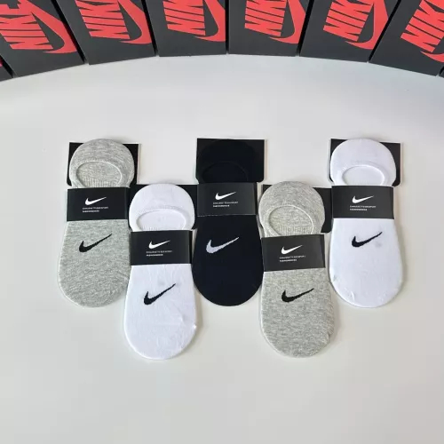 Cheap Nike Socks #1338615 Replica Wholesale [$27.00 USD] [ITEM#1338615] on Replica Nike Socks
