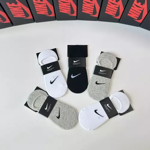 Cheap Nike Socks #1338615 Replica Wholesale [$27.00 USD] [ITEM#1338615] on Replica Nike Socks