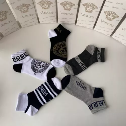 Cheap Versace Socks #1338640 Replica Wholesale [$27.00 USD] [ITEM#1338640] on Replica Versace Socks