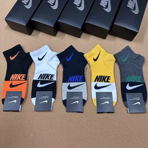 Cheap Nike Socks #1338641 Replica Wholesale [$25.00 USD] [ITEM#1338641] on Replica Nike Socks