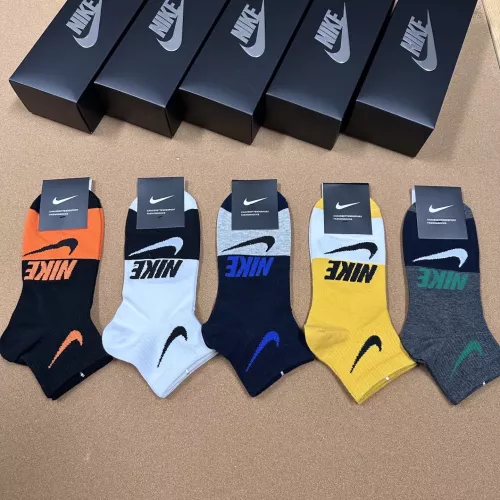 Cheap Nike Socks #1338641 Replica Wholesale [$25.00 USD] [ITEM#1338641] on Replica Nike Socks