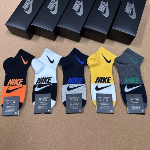 Cheap Nike Socks #1338641 Replica Wholesale [$25.00 USD] [ITEM#1338641] on Replica Nike Socks