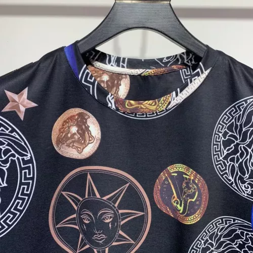 Cheap Versace T-Shirts Short Sleeved For Men #1340430 Replica Wholesale [$34.00 USD] [ITEM#1340430] on Replica Versace T-Shirts