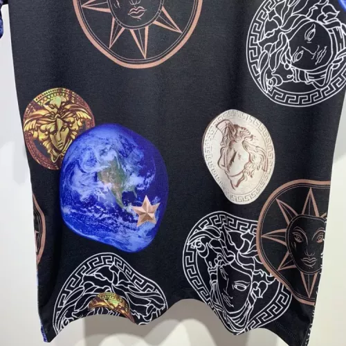 Cheap Versace T-Shirts Short Sleeved For Men #1340430 Replica Wholesale [$34.00 USD] [ITEM#1340430] on Replica Versace T-Shirts