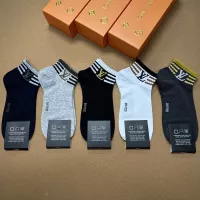 Cheap Louis Vuitton LV Socks For Men #1332414 Replica Wholesale [$25.00 USD] [ITEM#1332414] on Replica Louis Vuitton LV Socks