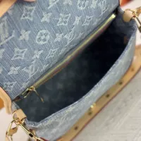 Cheap Louis Vuitton AAA Quality Messenger Bags For Women #1332889 Replica Wholesale [$72.00 USD] [ITEM#1332889] on Replica Louis Vuitton AAA Quality Messenger Bags
