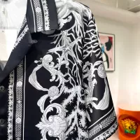Cheap Versace Tracksuits Short Sleeved For Men #1333402 Replica Wholesale [$76.00 USD] [ITEM#1333402] on Replica Versace Tracksuits