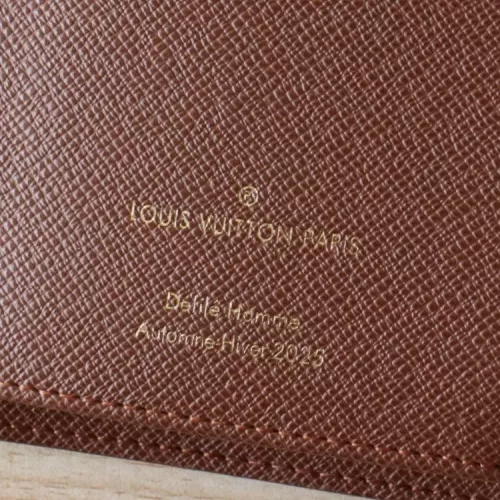 Cheap Louis Vuitton AAA Quality Wallets #1343332 Replica Wholesale [$72.00 USD] [ITEM#1343332] on Replica Louis Vuitton AAA+ Quality Wallets
