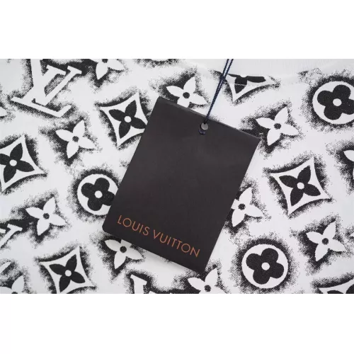 Cheap Louis Vuitton LV T-Shirts Short Sleeved For Unisex #1343409 Replica Wholesale [$34.00 USD] [ITEM#1343409] on Replica Louis Vuitton LV T-Shirts
