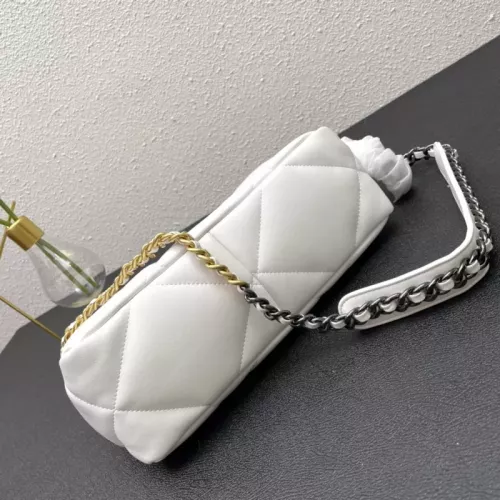 Cheap Chanel AAA Quality Messenger Bags For Women #1344681 Replica Wholesale [$92.00 USD] [ITEM#1344681] on Replica Chanel AAA Quality Messenger Bags