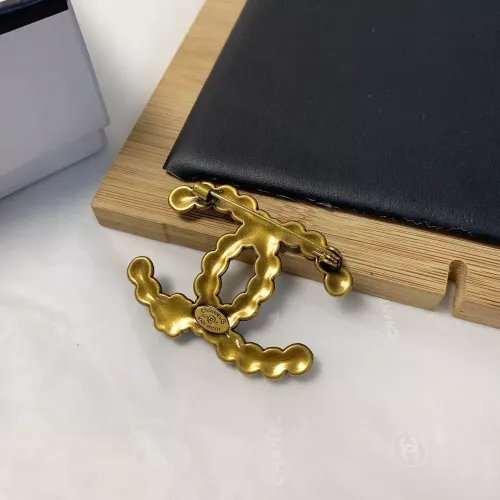 Cheap Chanel Brooches For Women #1344830 Replica Wholesale [$23.00 USD] [ITEM#1344830] on Replica Chanel Brooches