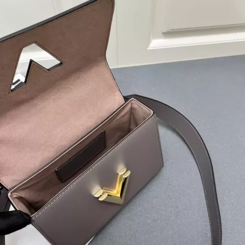 Cheap Louis Vuitton AAA Quality Messenger Bags For Women #1344836 Replica Wholesale [$115.00 USD] [ITEM#1344836] on Replica Louis Vuitton AAA Quality Messenger Bags