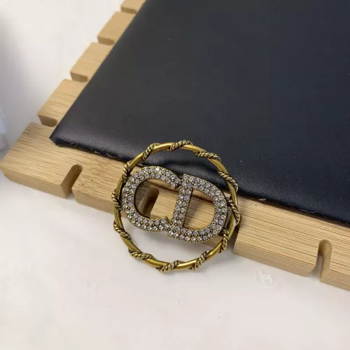 Cheap Christian Dior Brooches For Women #1344854 Replica Wholesale [$23.00 USD] [ITEM#1344854] on Replica Christian Dior Brooches