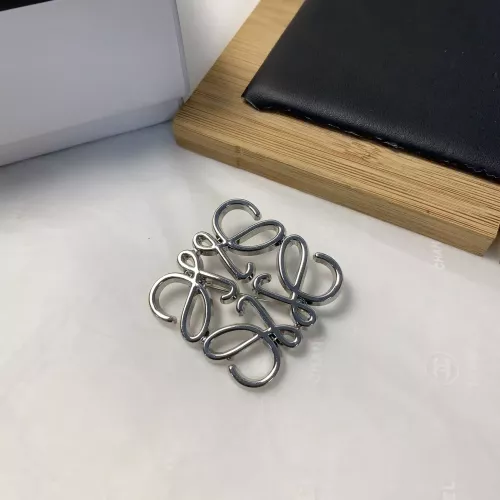 Cheap LOEWE Brooches For Women #1344855 Replica Wholesale [$23.00 USD] [ITEM#1344855] on Replica LOEWE Brooches