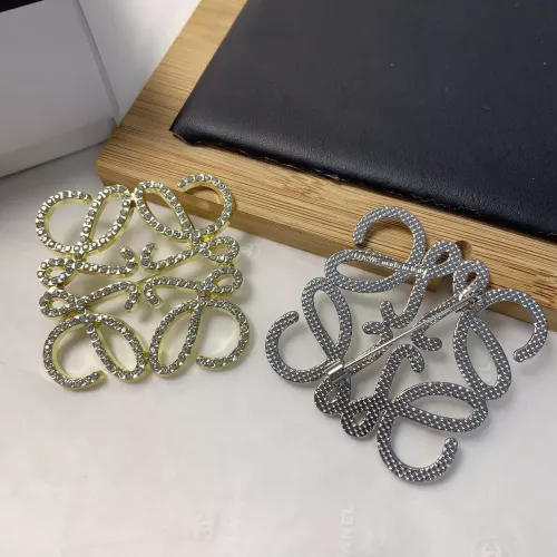 Cheap LOEWE Brooches For Women #1344864 Replica Wholesale [$25.00 USD] [ITEM#1344864] on Replica LOEWE Brooches