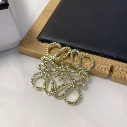Cheap LOEWE Brooches For Women #1344865 Replica Wholesale [$25.00 USD] [ITEM#1344865] on Replica LOEWE Brooches