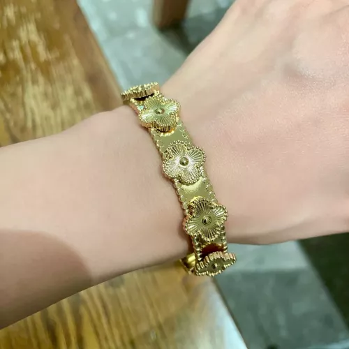 Cheap Van Cleef &amp; Arpels Bracelets #1344892 Replica Wholesale [$32.00 USD] [ITEM#1344892] on Replica Van Cleef &amp; Arpels Bracelets