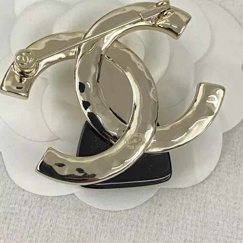 Cheap Chanel Brooches For Women #1344895 Replica Wholesale [$36.00 USD] [ITEM#1344895] on Replica Chanel Brooches