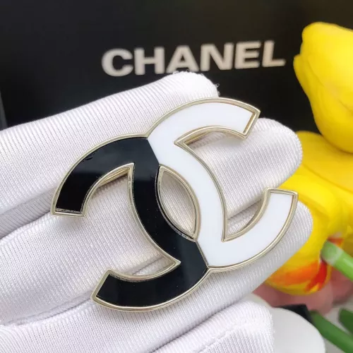 Cheap Chanel Brooches For Women #1344952 Replica Wholesale [$32.00 USD] [ITEM#1344952] on Replica Chanel Brooches