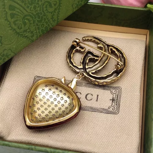 Cheap Gucci Brooches For Women #1345223 Replica Wholesale [$32.00 USD] [ITEM#1345223] on Replica Gucci Brooches