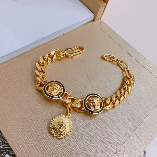 Cheap Versace Bracelets #1345260 Replica Wholesale [$60.00 USD] [ITEM#1345260] on Replica Versace Bracelets