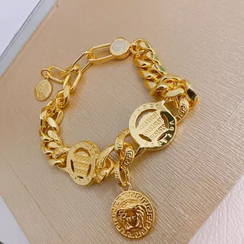 Cheap Versace Bracelets #1345261 Replica Wholesale [$60.00 USD] [ITEM#1345261] on Replica Versace Bracelets