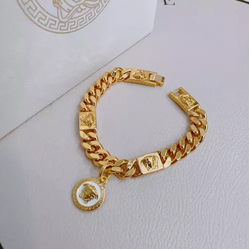 Cheap Versace Bracelets #1345264 Replica Wholesale [$68.00 USD] [ITEM#1345264] on Replica Versace Bracelets