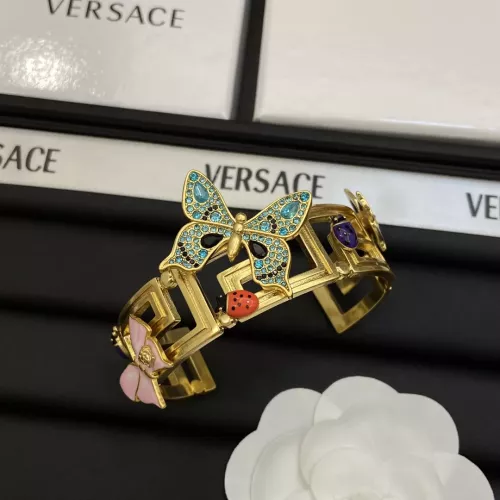 Cheap Versace Bracelets #1345536 Replica Wholesale [$25.00 USD] [ITEM#1345536] on Replica Versace Bracelets