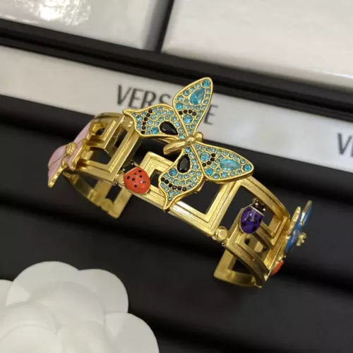Cheap Versace Bracelets #1345536 Replica Wholesale [$25.00 USD] [ITEM#1345536] on Replica Versace Bracelets