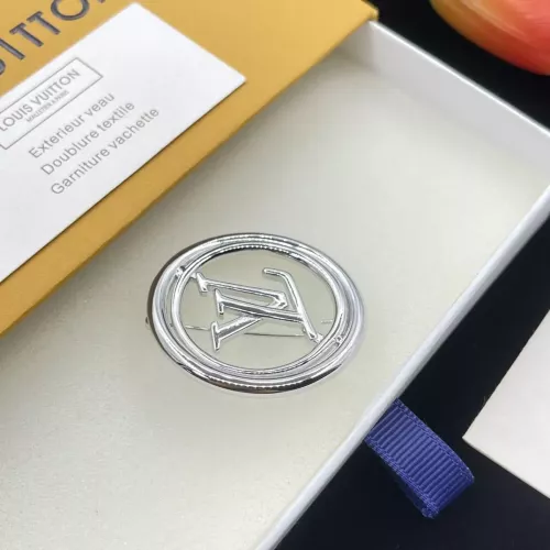 Cheap Louis Vuitton LV Brooches #1345810 Replica Wholesale [$25.00 USD] [ITEM#1345810] on Replica Louis Vuitton LV Brooches