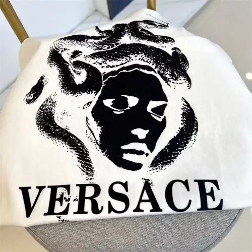 Cheap Versace T-Shirts Short Sleeved For Men #1347215 Replica Wholesale [$42.00 USD] [ITEM#1347215] on Replica Versace T-Shirts