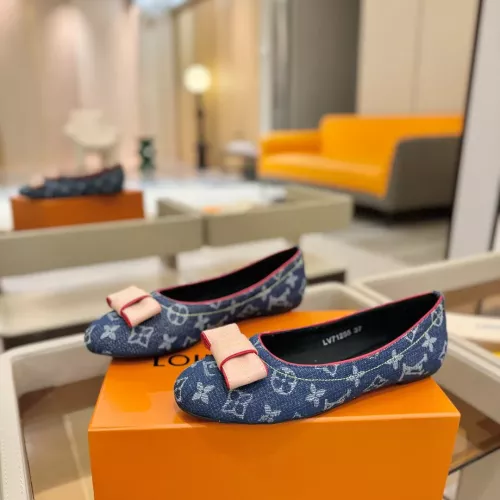Louis Vuitton Flat Shoes For Women #1348804