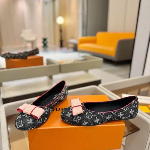 Cheap Louis Vuitton Flat Shoes For Women #1348806 Replica Wholesale [$96.00 USD] [ITEM#1348806] on Replica Louis Vuitton Flat Shoes