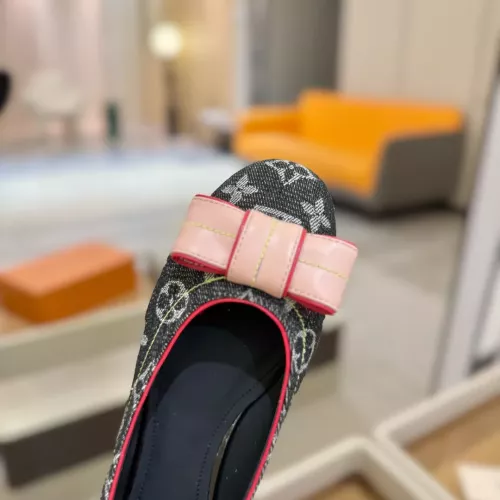 Cheap Louis Vuitton Flat Shoes For Women #1348806 Replica Wholesale [$96.00 USD] [ITEM#1348806] on Replica Louis Vuitton Flat Shoes