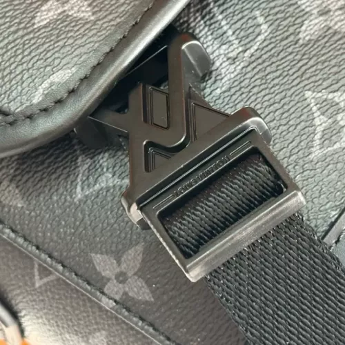 Cheap Louis Vuitton AAA Man Messenger Bags #1349202 Replica Wholesale [$160.00 USD] [ITEM#1349202] on Replica Louis Vuitton AAA Man Messenger Bags
