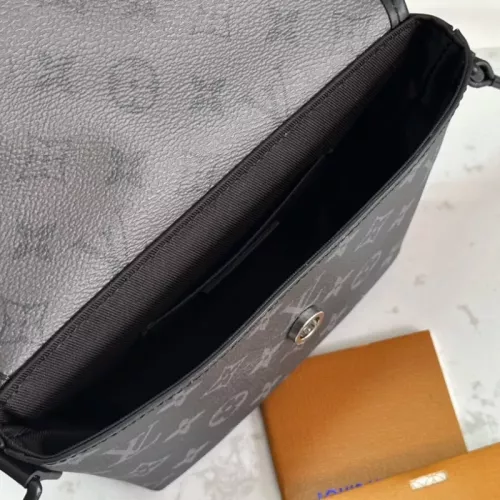 Cheap Louis Vuitton AAA Man Messenger Bags #1349380 Replica Wholesale [$125.00 USD] [ITEM#1349380] on Replica Louis Vuitton AAA Man Messenger Bags