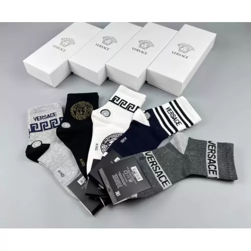 Cheap Versace Socks For Men #1349591 Replica Wholesale [$25.00 USD] [ITEM#1349591] on Replica Versace Socks